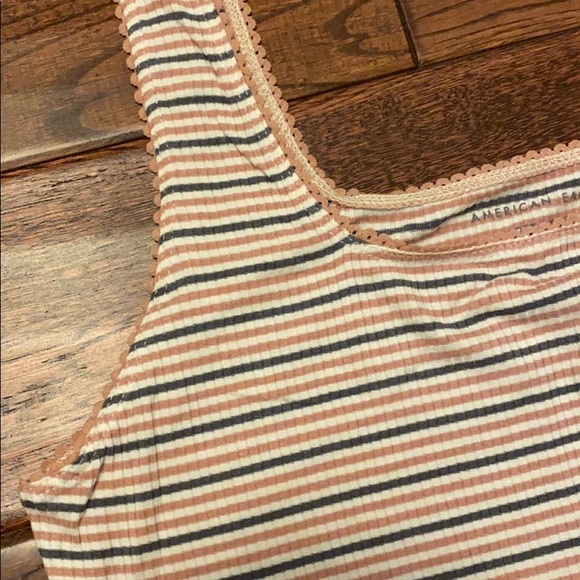 NWT crop top - Picture 3 of 4